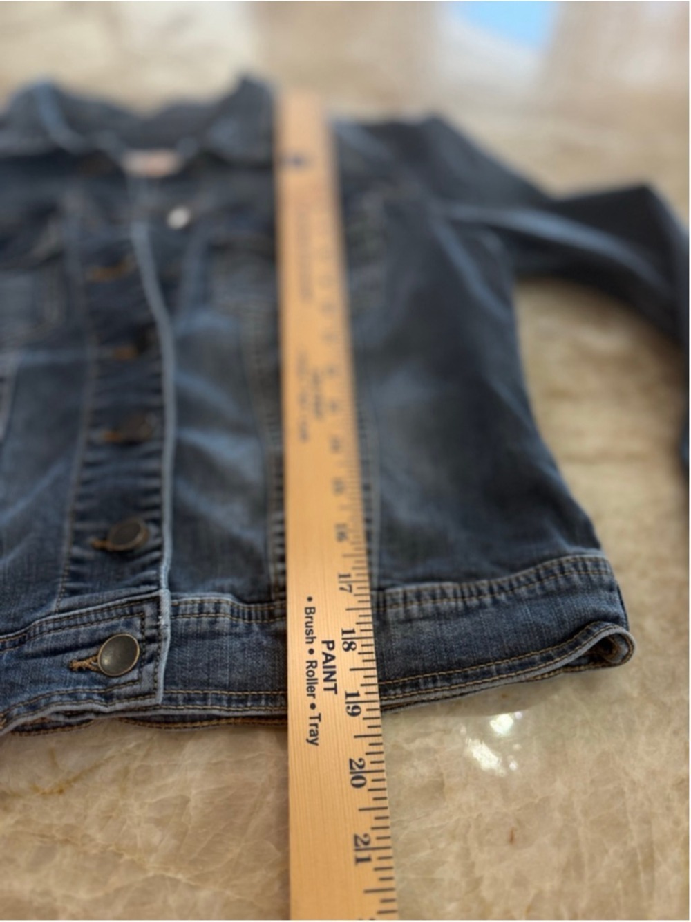 KUT from the Kloth Blue Denim Jean Jacket Size M, chest pocket, pin tuck - Picture 8 of 15